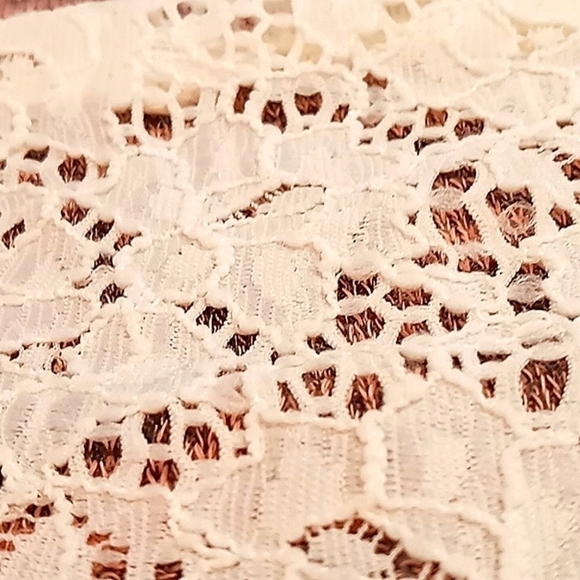 Exhilaration l heathered pink hi-lo hem lace ruffle on hem sweater. - Picture 7 of 8